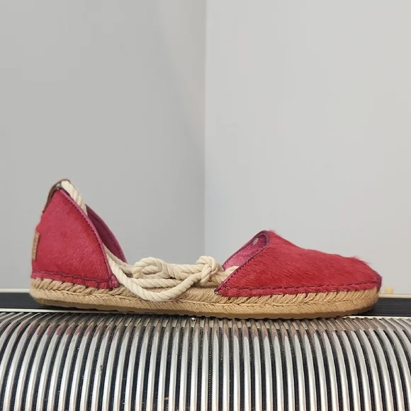 UGG RED ESPIDRILLES WITH CUTE ROPE ANKLE TIE W/SAND DOLLAR ACCENT CHARM