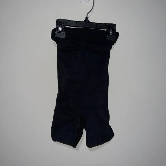 SKIMS SEAMLESS SCULPT STRAPLESS SHORTIE BODYSUIT ONYX BLACK XXS