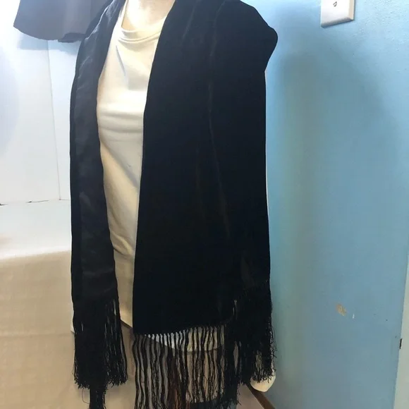 Beautiful Scarf /shoulder wrap