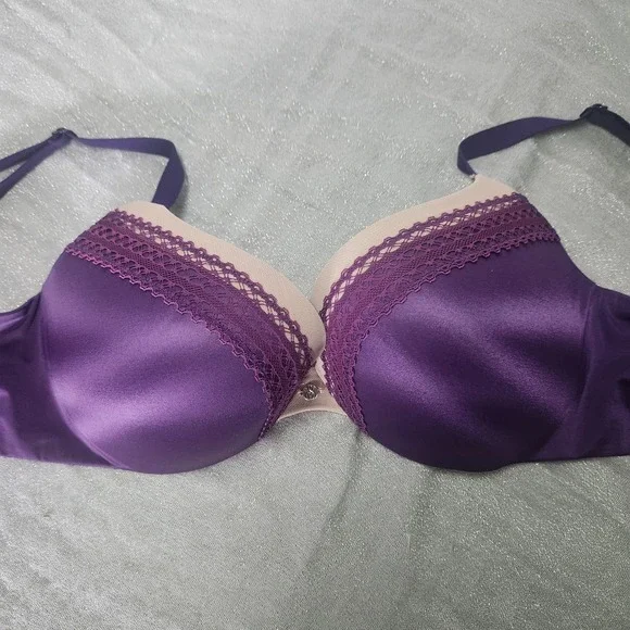Victoria's Secret Very Sexy Push-Up Bra 34D Purple Satin Lace Trim 365434-B5X