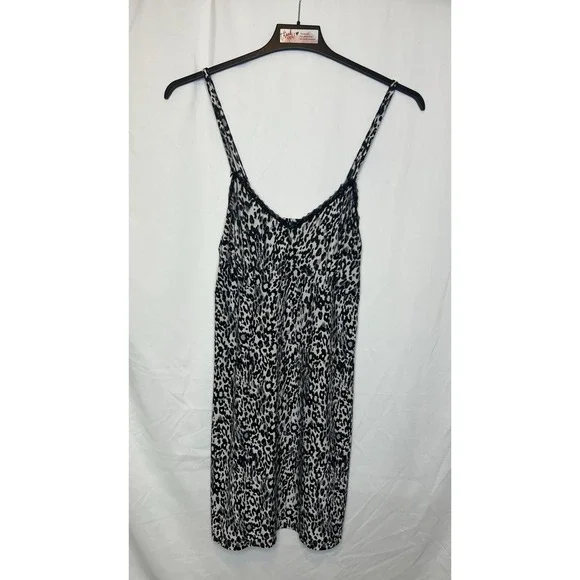 Delta Burke Women's‎ Size 1X Black & White Animal Print Babydoll Gown and Robe