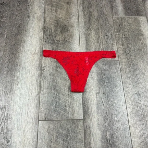 VS Red Lace‎ Cutout Thong