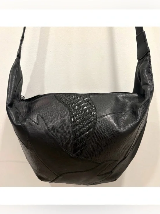 Like New! Vintage 1980’s Patchwork Black Leather Hobo Shoulder Bag