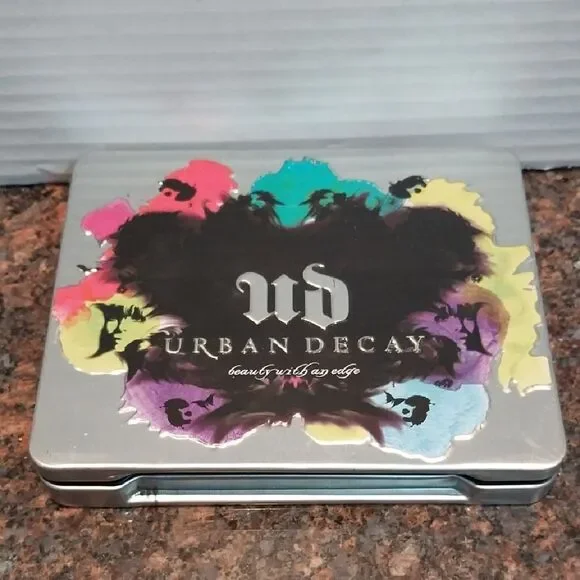 Urban Decay Vibrant Color Palette. 