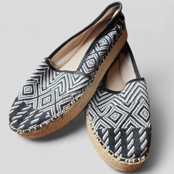 GIANNI BINI | Black White BruxieTwo Tribal Aztec Espadrille Platform Flats | 9.5