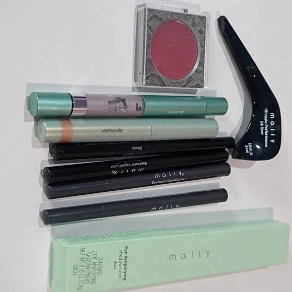 Mally Beauty‎ Eye Makeup Bundle | Eyeliner & Shadow Set