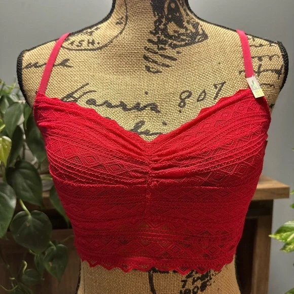 Victoria’s Secret PINK Lace Bralette, Size Medium. NWT.