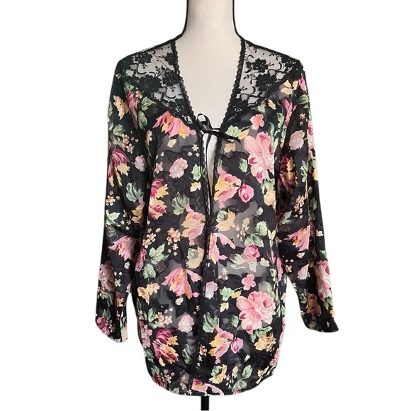 Victoria’s Secret Floral and Lace Open front tie lingerie. Size M.