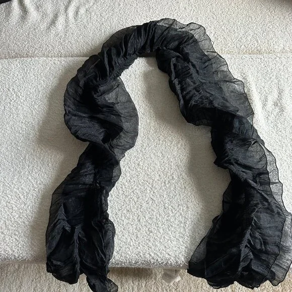 Women's black scarf