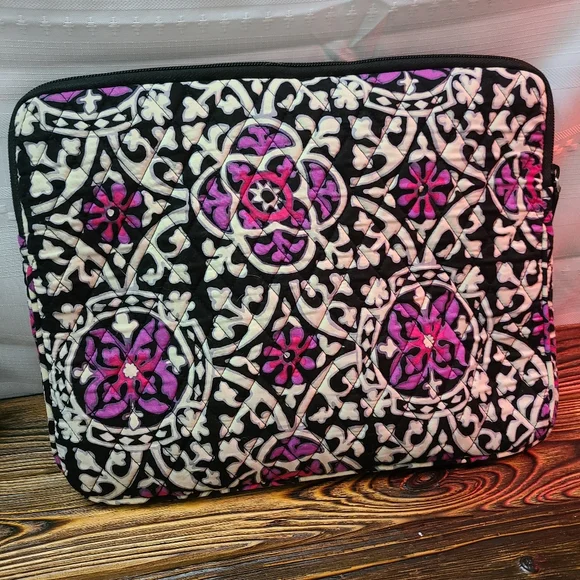 Vera Bradley Purple Medallion Patterned Laptop Tablet Sleeve