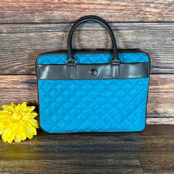 Knomo Elegant Black and Teal Quilted Laptop case!