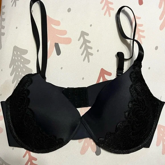 Marilyn Monroe Black Lace Bra