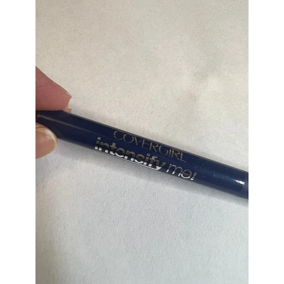 Covergirl‎ Intensity Me! Liquid Eyeliner
