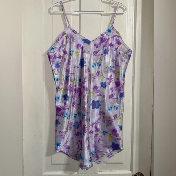 Silky Floral Slip Dress Women's Intimates size large sleep gown, nightgown