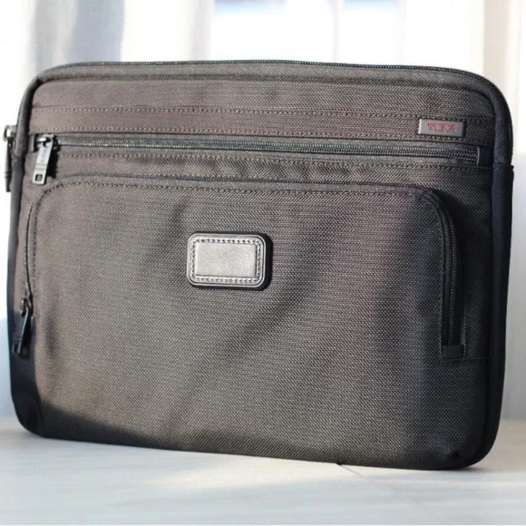 TUMI Carrying Case for 11” tablet Unisex in Black