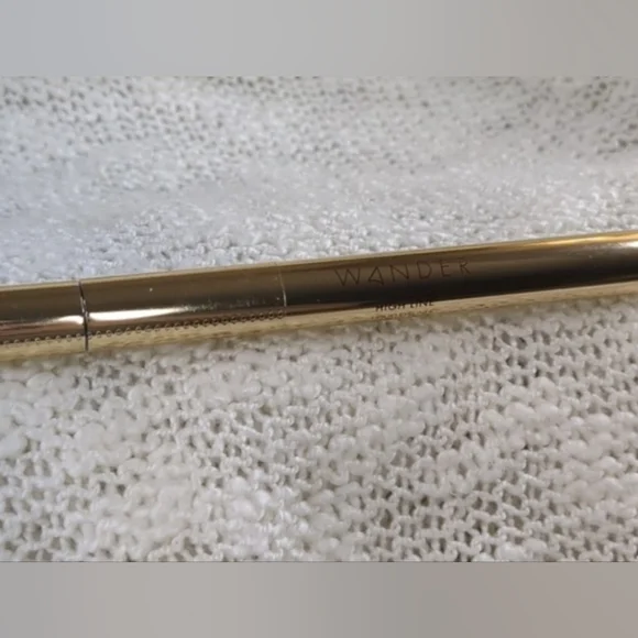 Wander Beauty High Line Liquid Eyeliner in Runway, 0.6ml/0.02fl oz