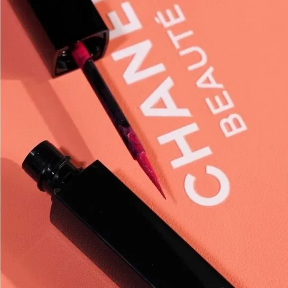 CHANEL LIMITED EDITION FROM THE NATURE GATEAWAY LE LINER DE CHANEL HEART BEAT