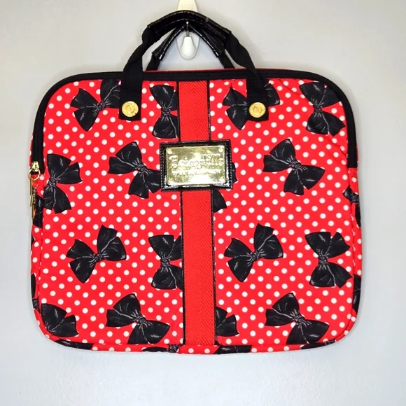Betseyville Betsey Johnson Black Bow White Polkadot Red Laptop Soft Case Handles