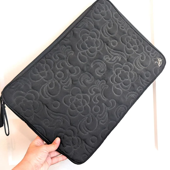 VERA BRADLEY Black Floral Quilted Laptop Pouch Sleeve