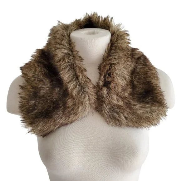 Faux Fur Collar with 5 buttons and 5 button loops 23.5 x 4