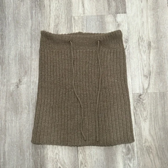 Women's Tan Forever 21 Cold Weather Pull Over Neck Scarf with Pull Strings