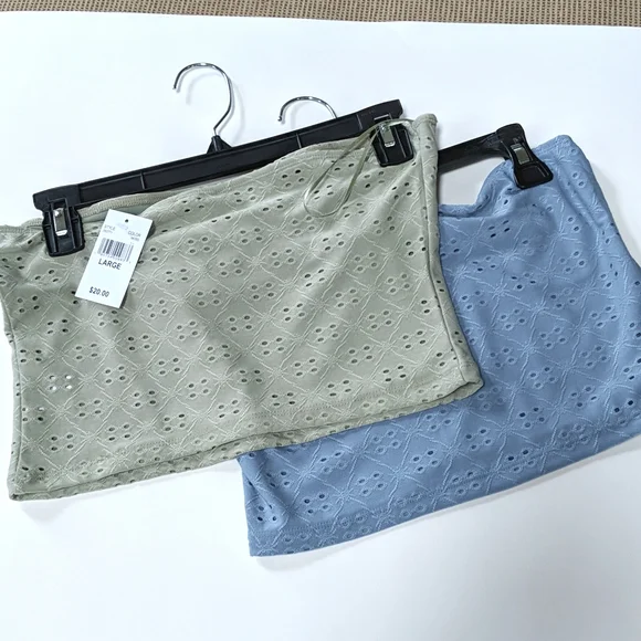 Tube top/bandeaus, eyelet pattern. Sz L