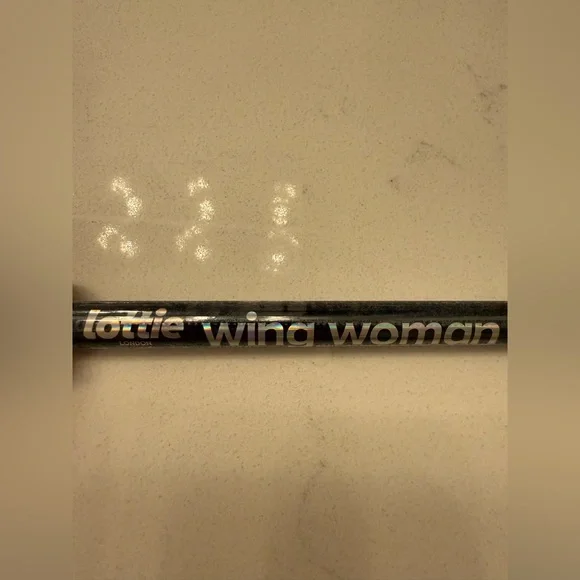 Lottie Black Wing‎ Woman Eyeliner