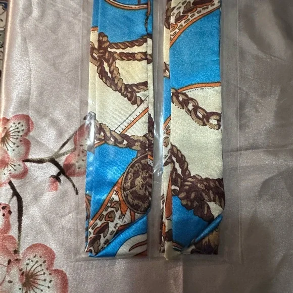 Blue and Cream twilly Scarf set with Rope Pattern