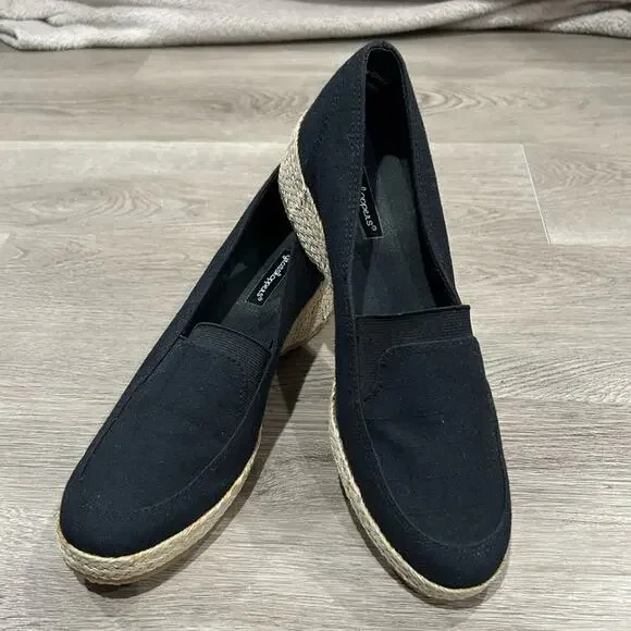 Grasshoppers Women's Sz 7 Casita Black Canvas Slip On Platform Wedge Espadrilles