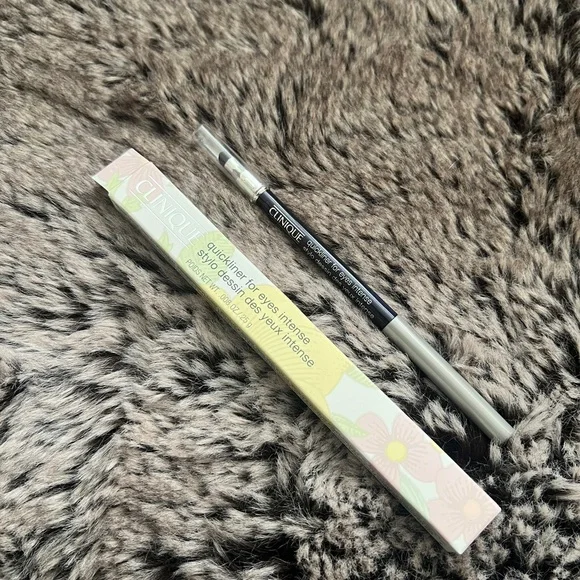 Clinique Quickliner For Eyes Intense - 02 Intense Plum - w/Smudger NIB