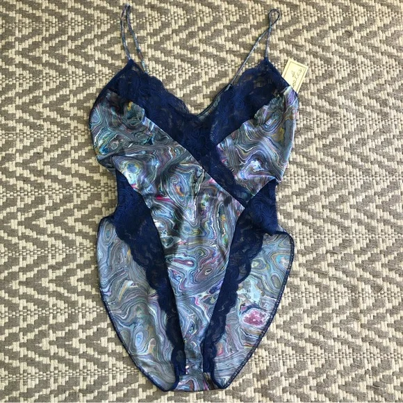 Vintage Delicates made in the USA teddy lingerie bodysuit size large