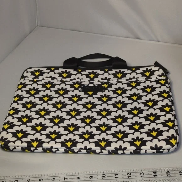 Vera Bradley Neoprene Padded Laptop Bag Fanfare Print 2014 Retired