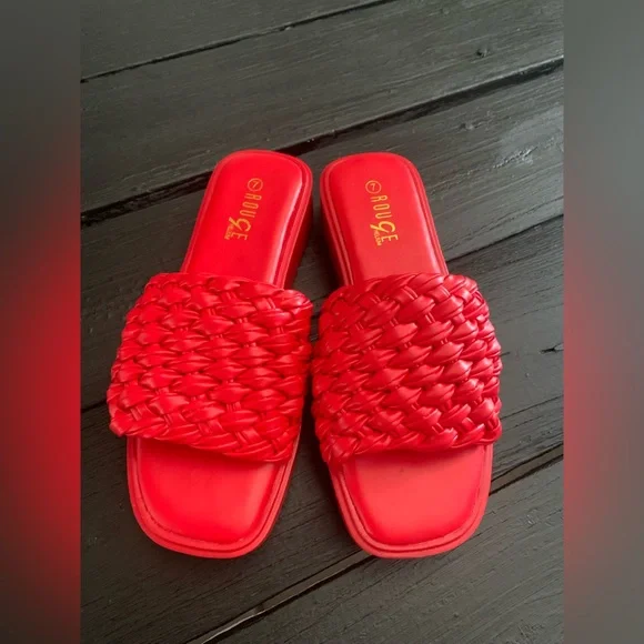 ❤️❤️ Rouge Helium Red Rubber Heel Flip flop❤️❤️NWT