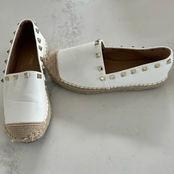 Catherine Malandrino White shoes, with gold studs around the top size 6