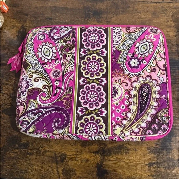 Vera Bradley Zip Around Laptop Sleeve​​