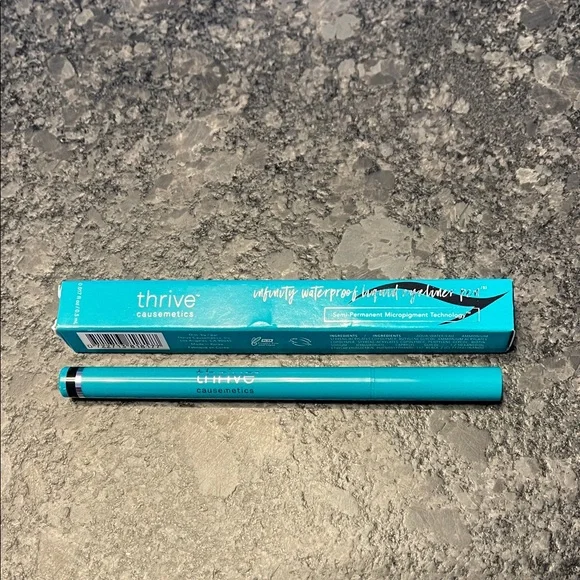 Thrive Causemetics Infinity Waterproof Liquid Eyeliner Pen in Lauren (black)