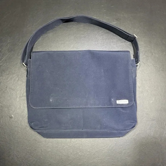 Nordstrom Water Resistant 16 Inch‎ Laptop Bag Navy Blue