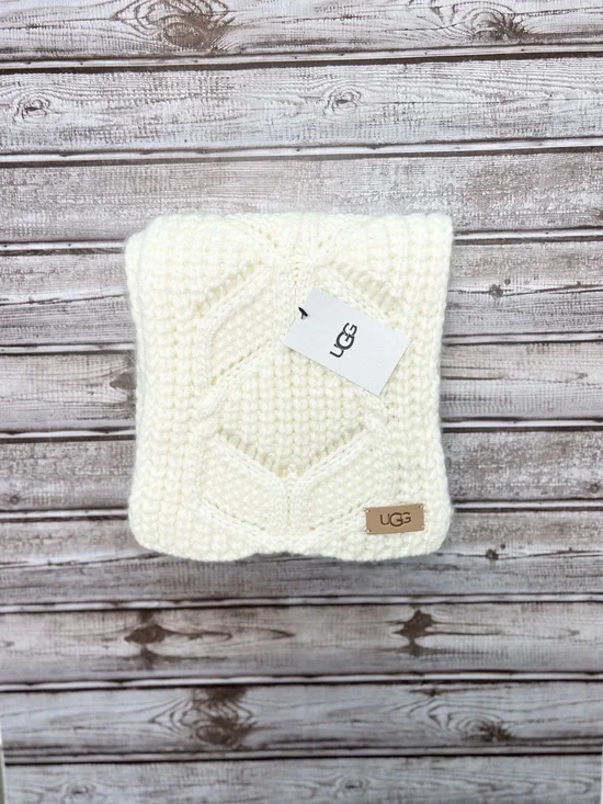 UGG Ivory Cable Knit Logo Patch Scarf NWT