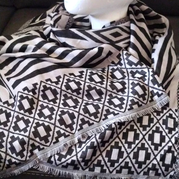 Vince Camuto Scarf