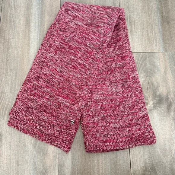 Lululemon cashmere blend metal logo knit scarf