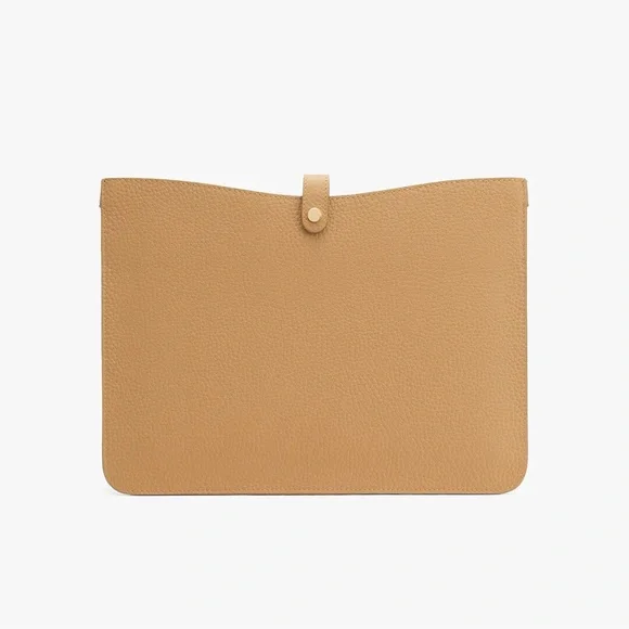 NWT Cuyana System Laptop Sleeve 16-inch in Biscuit Pebbled Leather