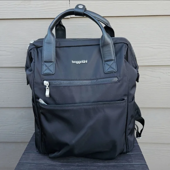 Baggallini Soho Backpack Black Laptop Purse Bag Carry On Travel Flight RFID EUC