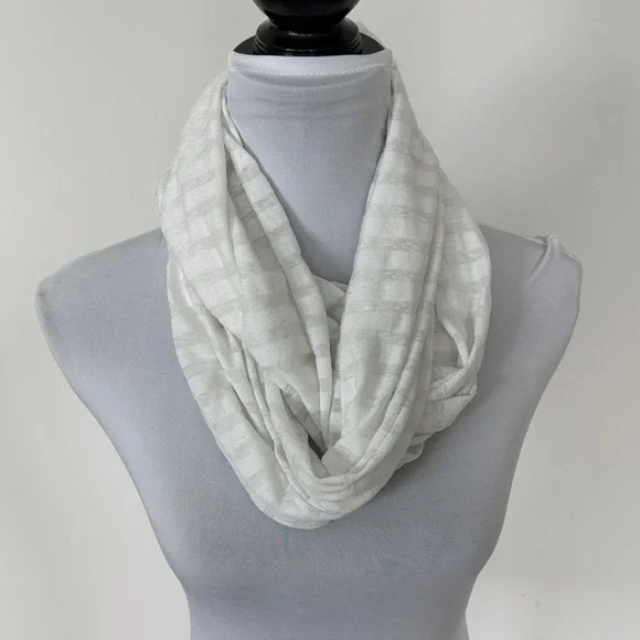 White Infinity‎ Scarf