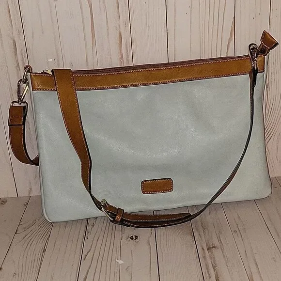 Simply Noelle laptop back