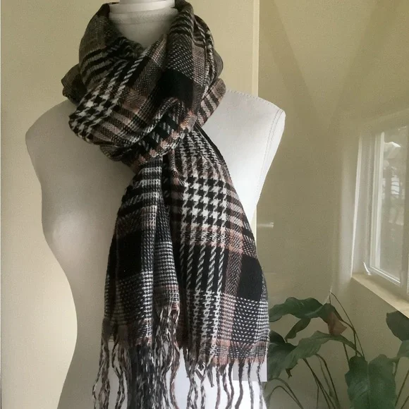 New Hadley Wren Plaid Wrap/Scarf