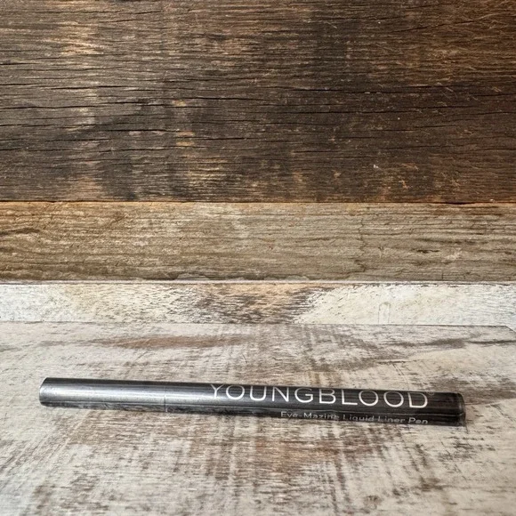 Youngblood Mineral‎ Cosmetics Eye-Mazing Liquid Liner Pen Gris | MSRP = $22