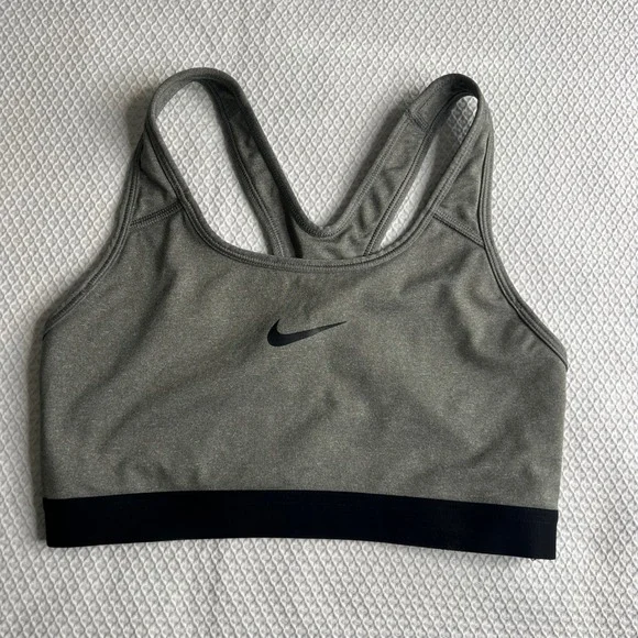 Nike Dri-Fit Grey Racerback Sports Bra Woman Medium Athletic Workout‎ Fitness