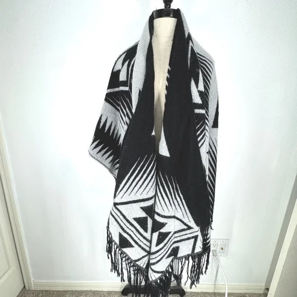 Express Southwestern Poncho Geometric Tribal Knit Fringe Wrap Shawl OS Festival