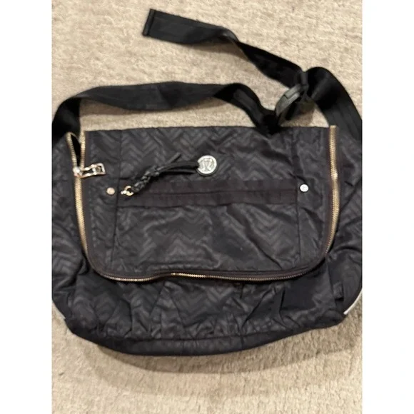 Lululemon Athletica Yoga Moto Messenger Crossbody Laptop Gym Bag
