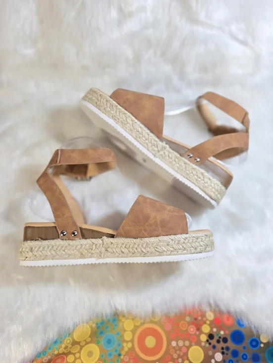 Soda Topic Womens Tan Platform Espadrille Sandals with Ankle Strap
